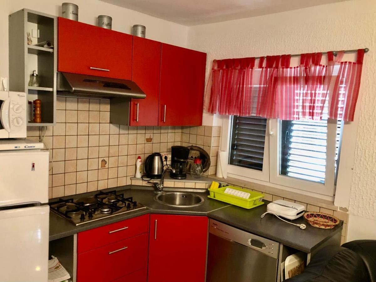 Apartments Pine & Oak With Shared Seasonal Hot Tub Privlaka  Esterno foto