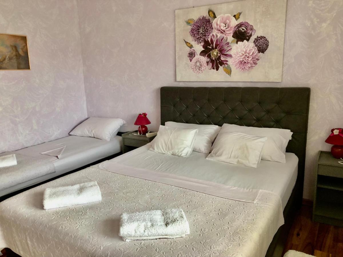 Apartments Pine & Oak With Shared Seasonal Hot Tub Privlaka  Esterno foto