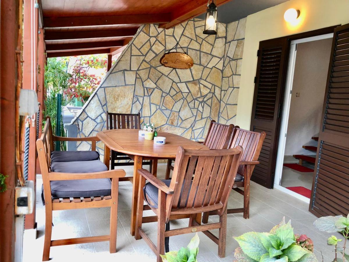 Apartments Pine & Oak With Shared Seasonal Hot Tub Privlaka  Esterno foto