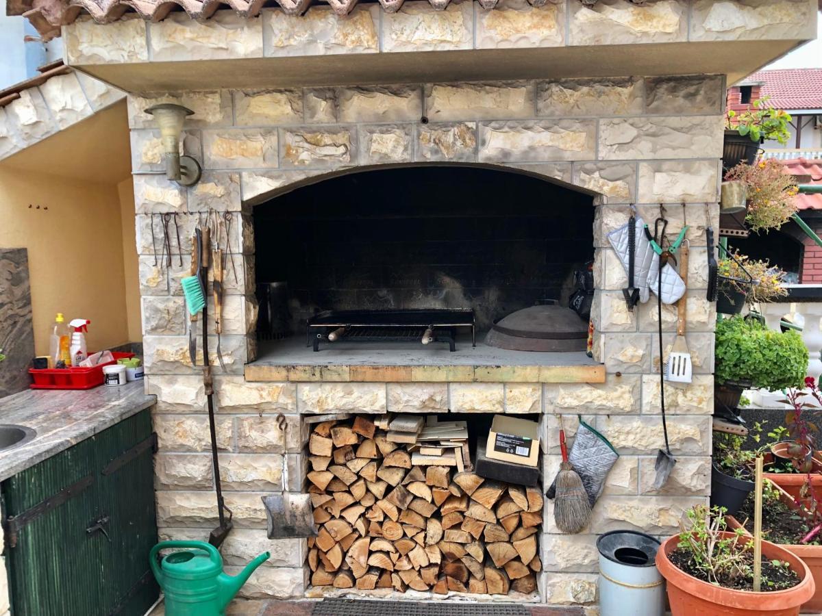 Apartments Pine & Oak With Shared Seasonal Hot Tub Privlaka  Esterno foto